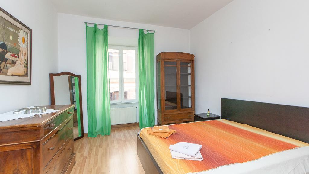 Rental In Rome Santini Apartment Oda fotoğraf