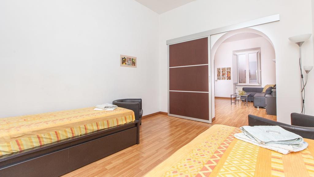 Rental In Rome Santini Apartment Oda fotoğraf
